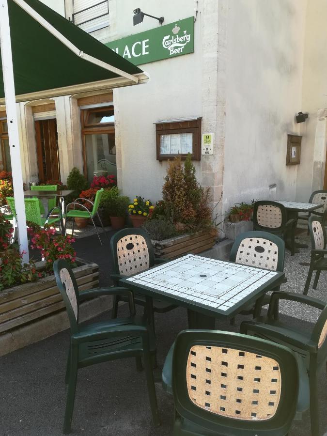 Hotel De La Place Liffol-le-Grand Luaran gambar